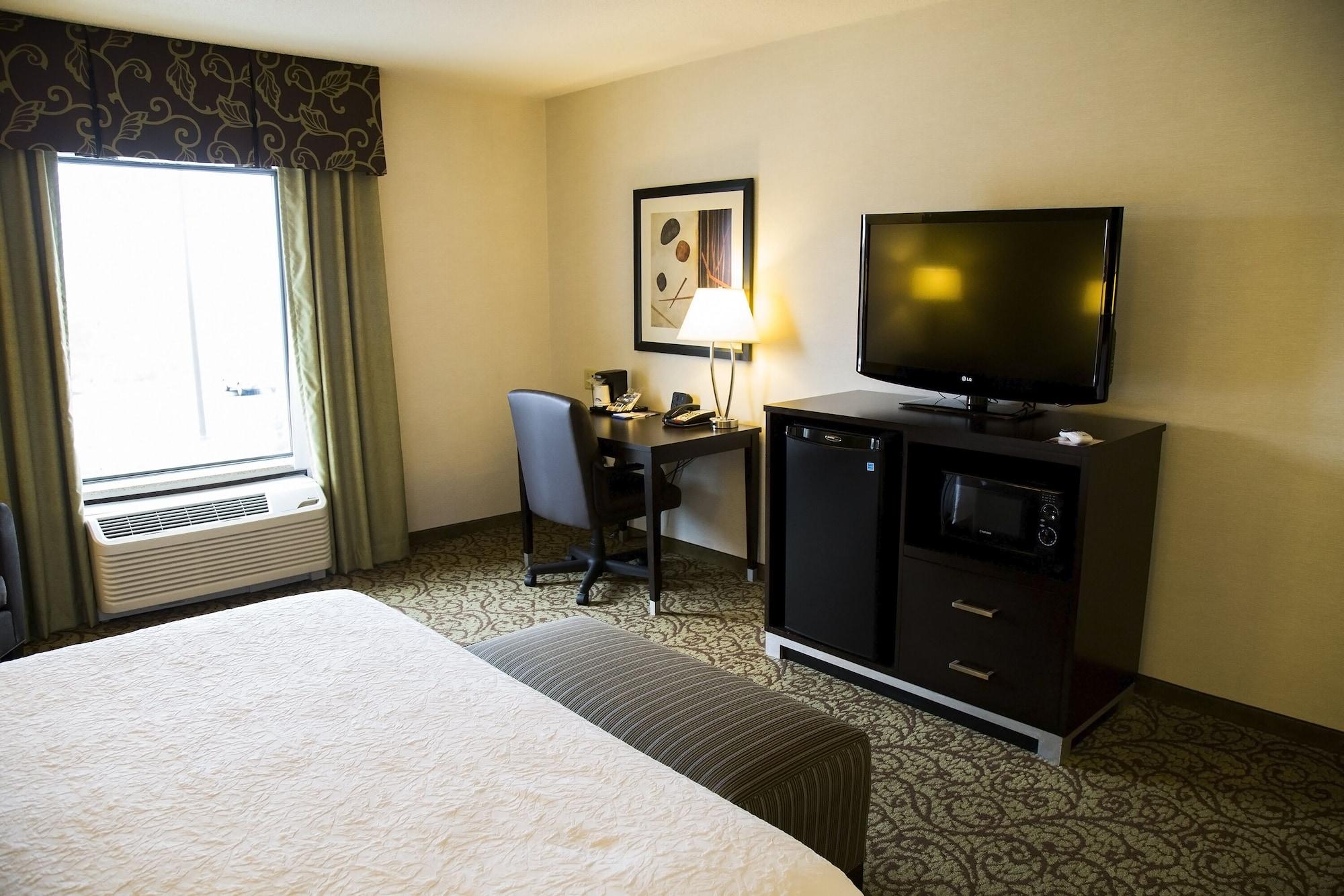 Hampton Inn & Suites Sharon West Middlesex Экстерьер фото