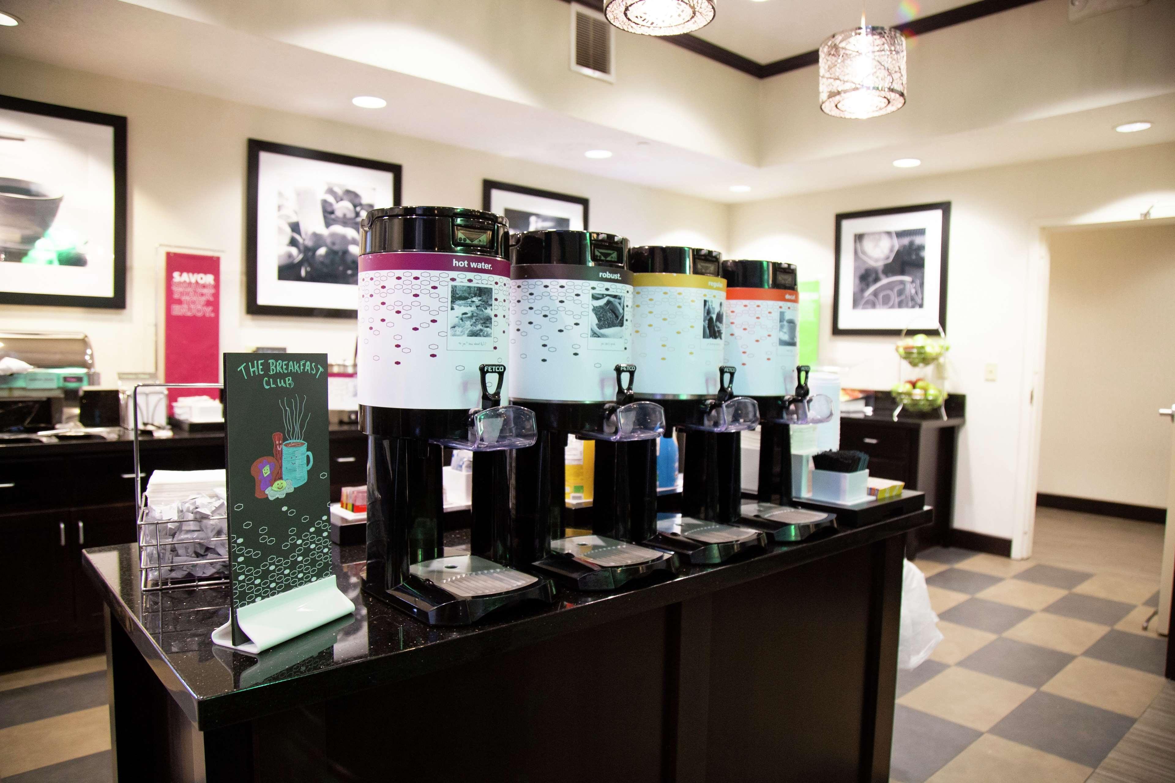 Hampton Inn & Suites Sharon West Middlesex Экстерьер фото