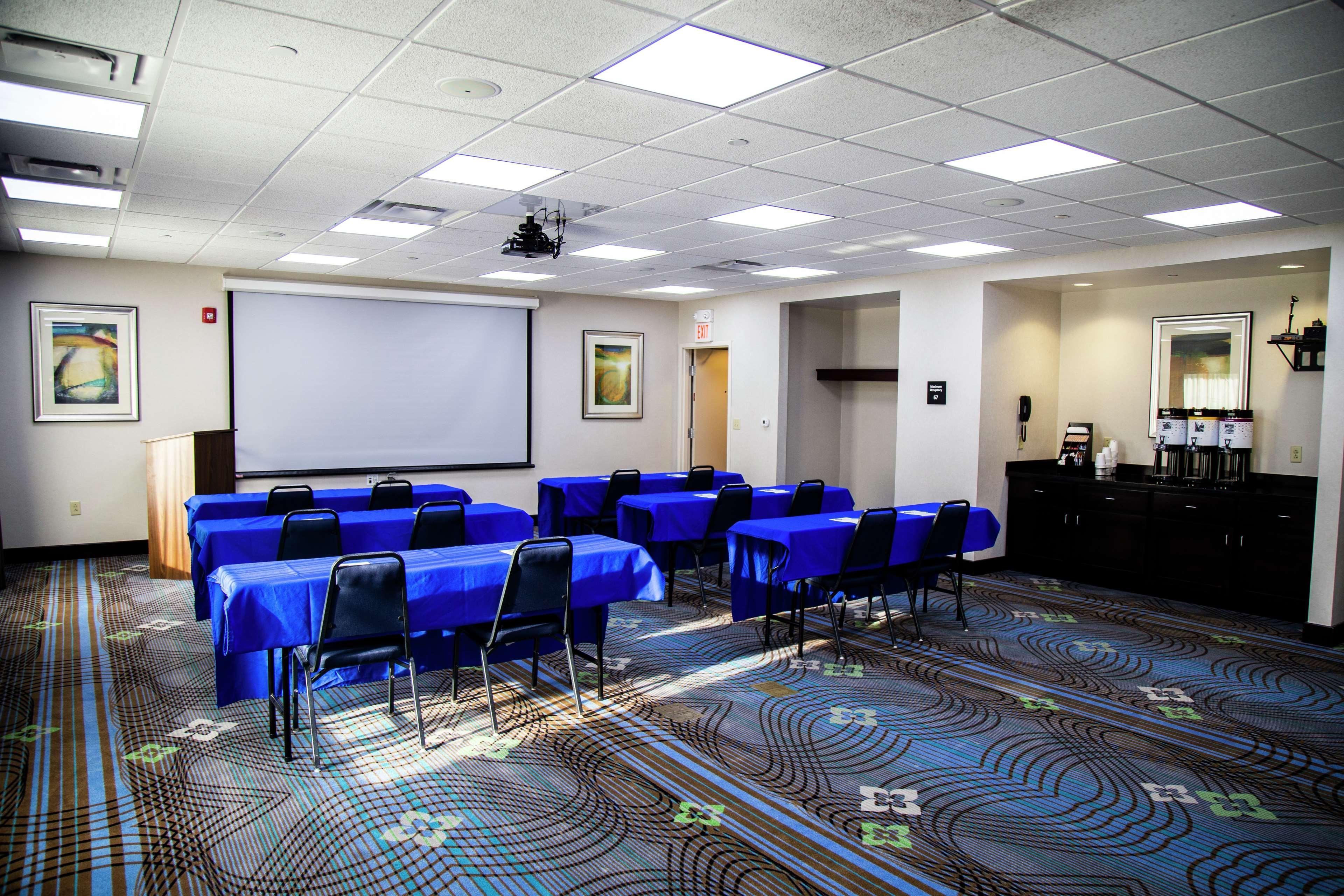 Hampton Inn & Suites Sharon West Middlesex Экстерьер фото