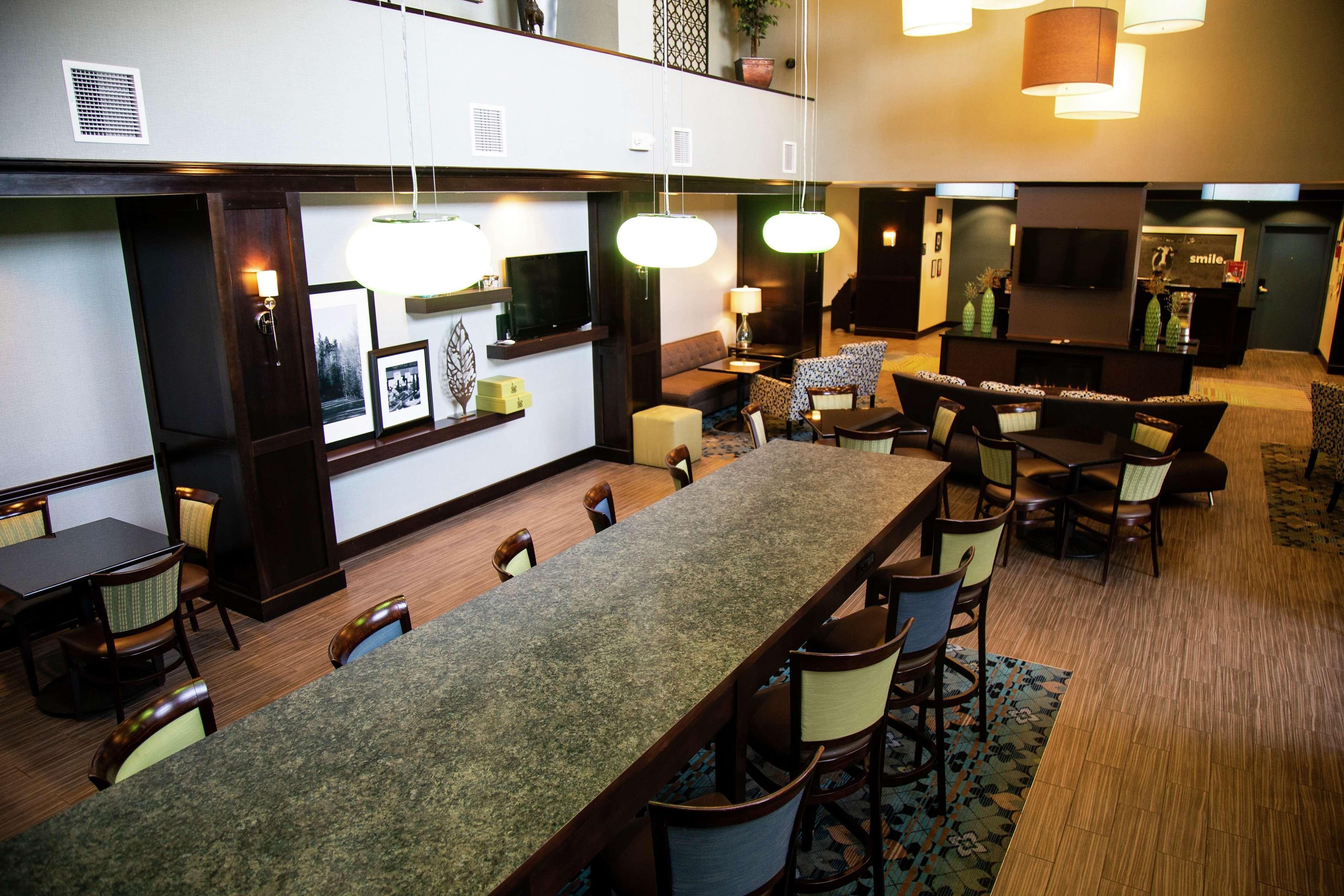 Hampton Inn & Suites Sharon West Middlesex Экстерьер фото