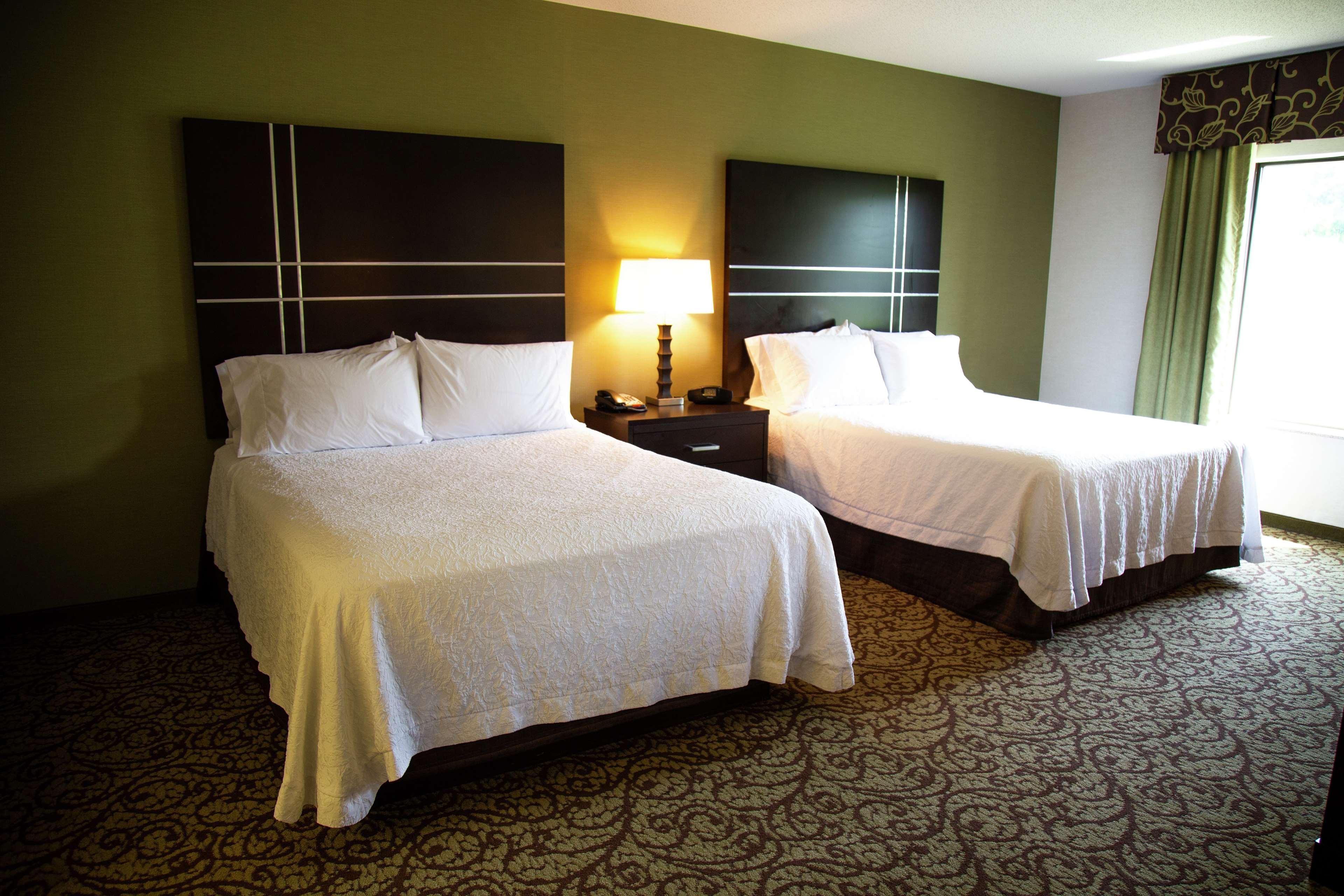 Hampton Inn & Suites Sharon West Middlesex Экстерьер фото