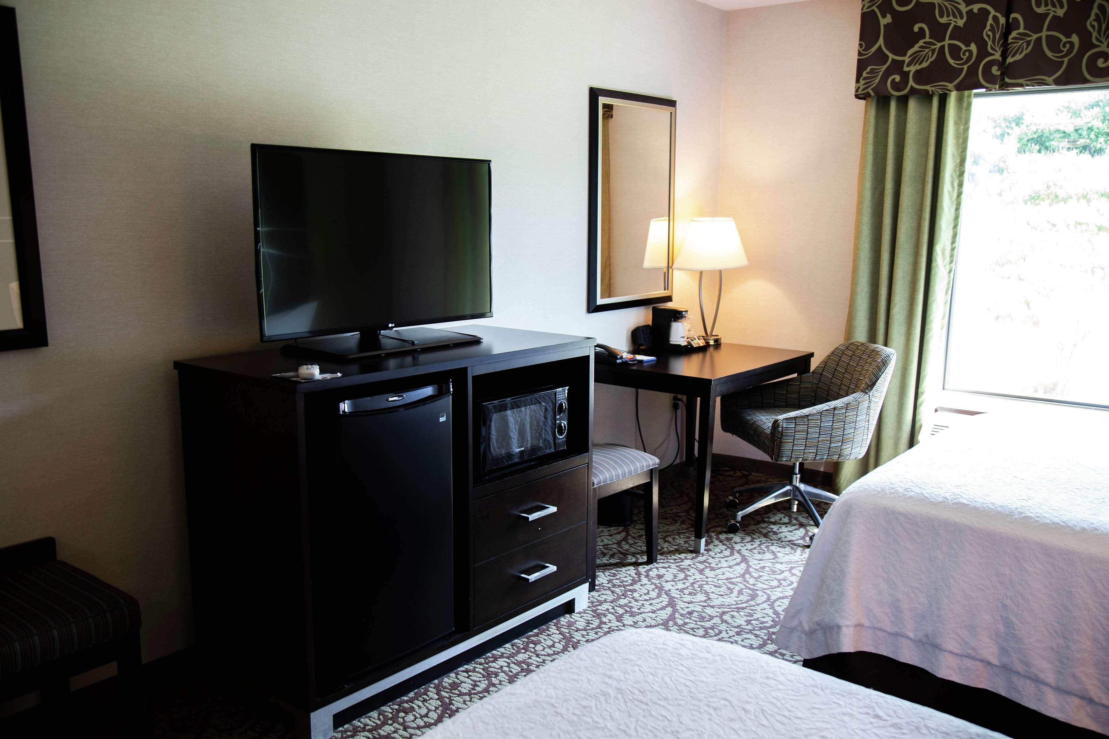 Hampton Inn & Suites Sharon West Middlesex Экстерьер фото