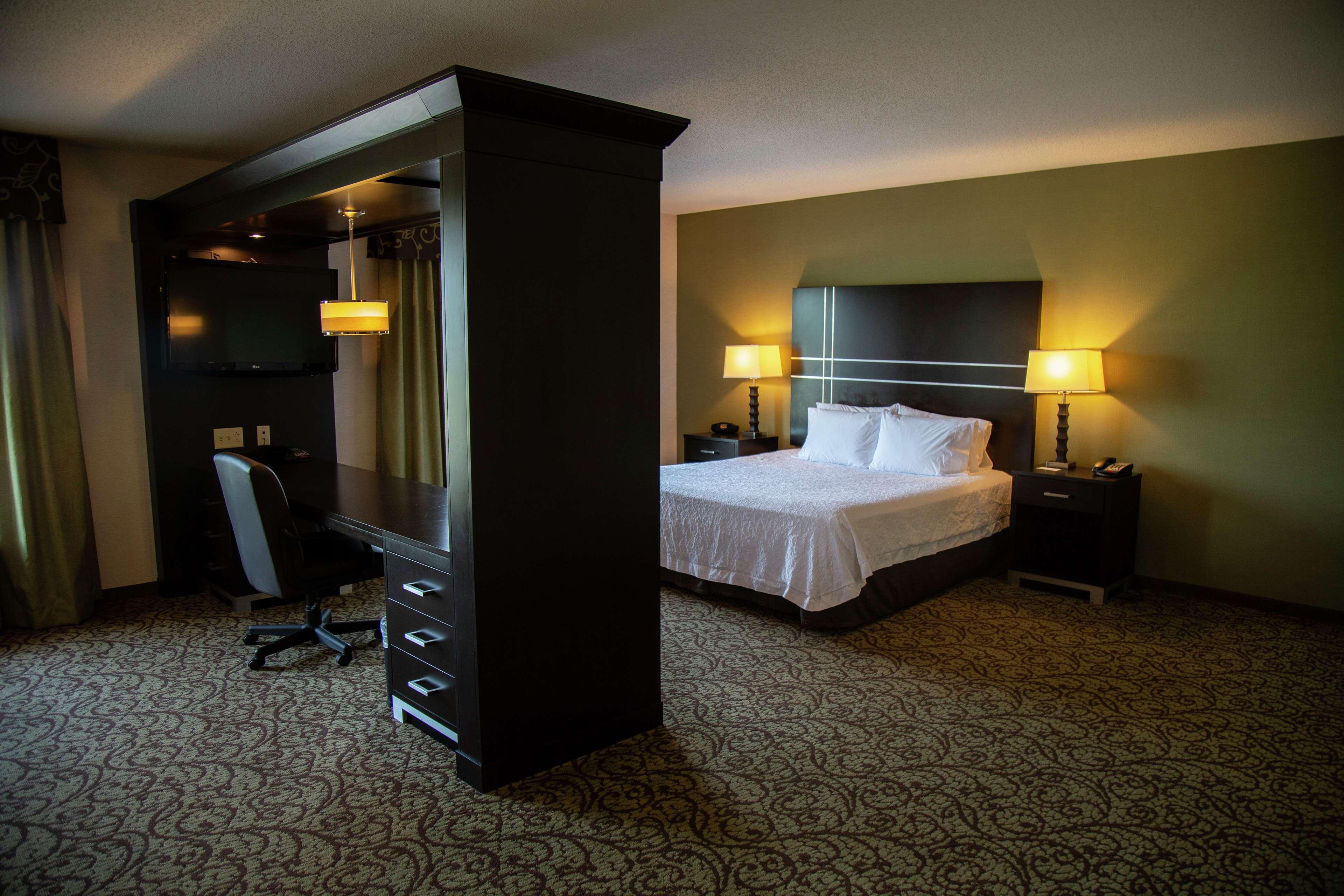 Hampton Inn & Suites Sharon West Middlesex Экстерьер фото